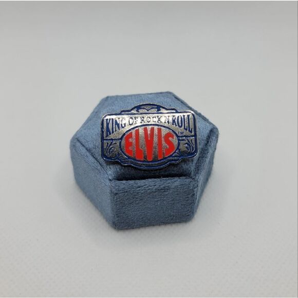 ELVIS Pin Lot - Picture 6 of 10